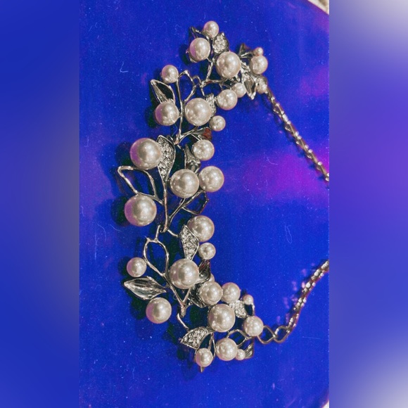 Silver - Picture 3 of 4